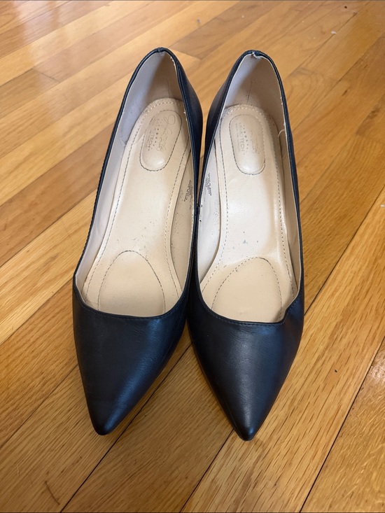 Jaclyn Smith Shoes - Jaclyn Smith Black Pointed-Toe Pumps